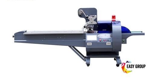 Automatic-Horizontal-face-mask-flow-wrapping-machine