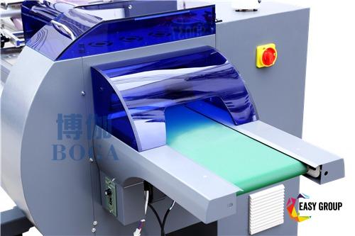 Máquina envasadora de tres servomotores.